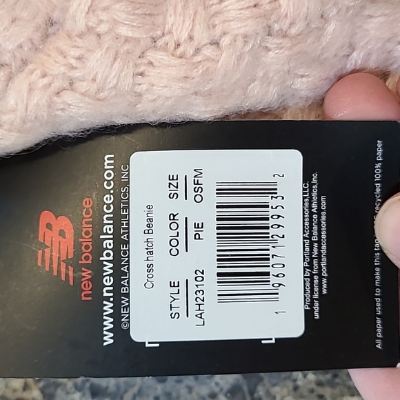 New Balance Hat NWT - Picture 2 of 3